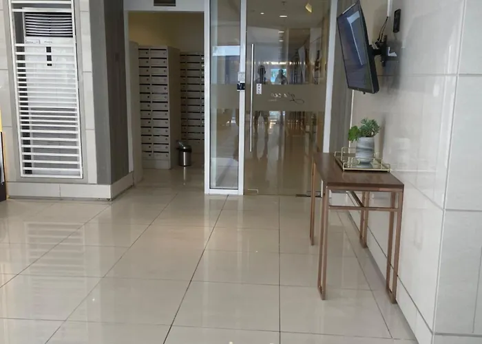 Grace Residences Pool View Free Wi-fi Near Bgc And Mckinley Apartamento
