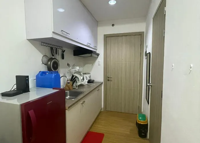 Grace Residences Pool View Free Wi-fi Near Bgc And Mckinley Manila